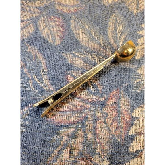 Rennervate Gold Coffee Scoop with Aligator Clip - Picture 3 of 4